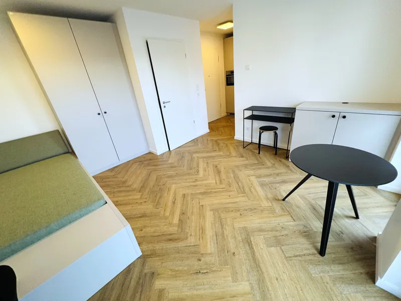 Modernes Studio möbliert mit EBK, Balkon und Abstellkammer!!! — photo 1